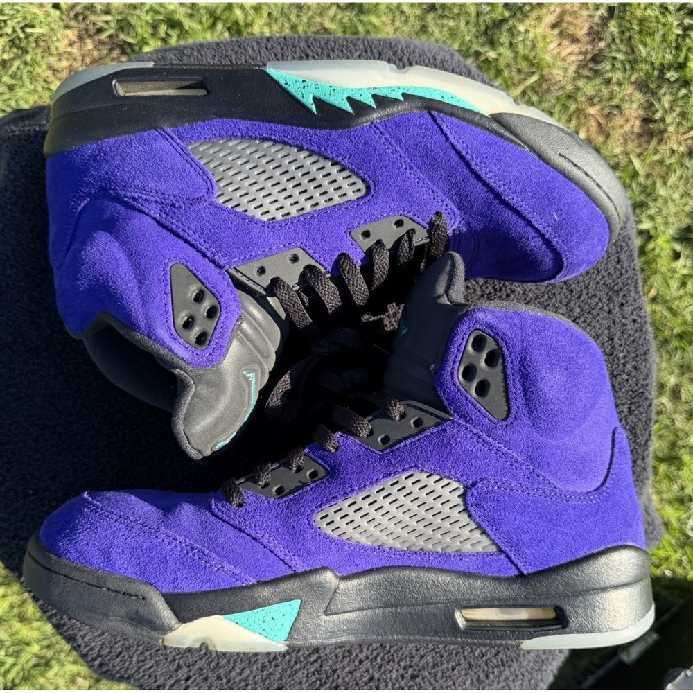 Size 11 - Jordan 5 Retro Alternate Grape 2020 W/ Box No Lace Locks EUC